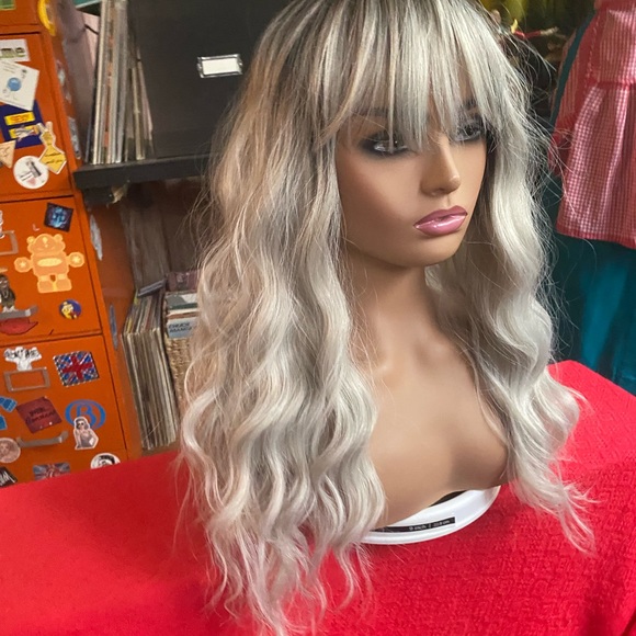White platinum rooted wig - Picture 6 of 13